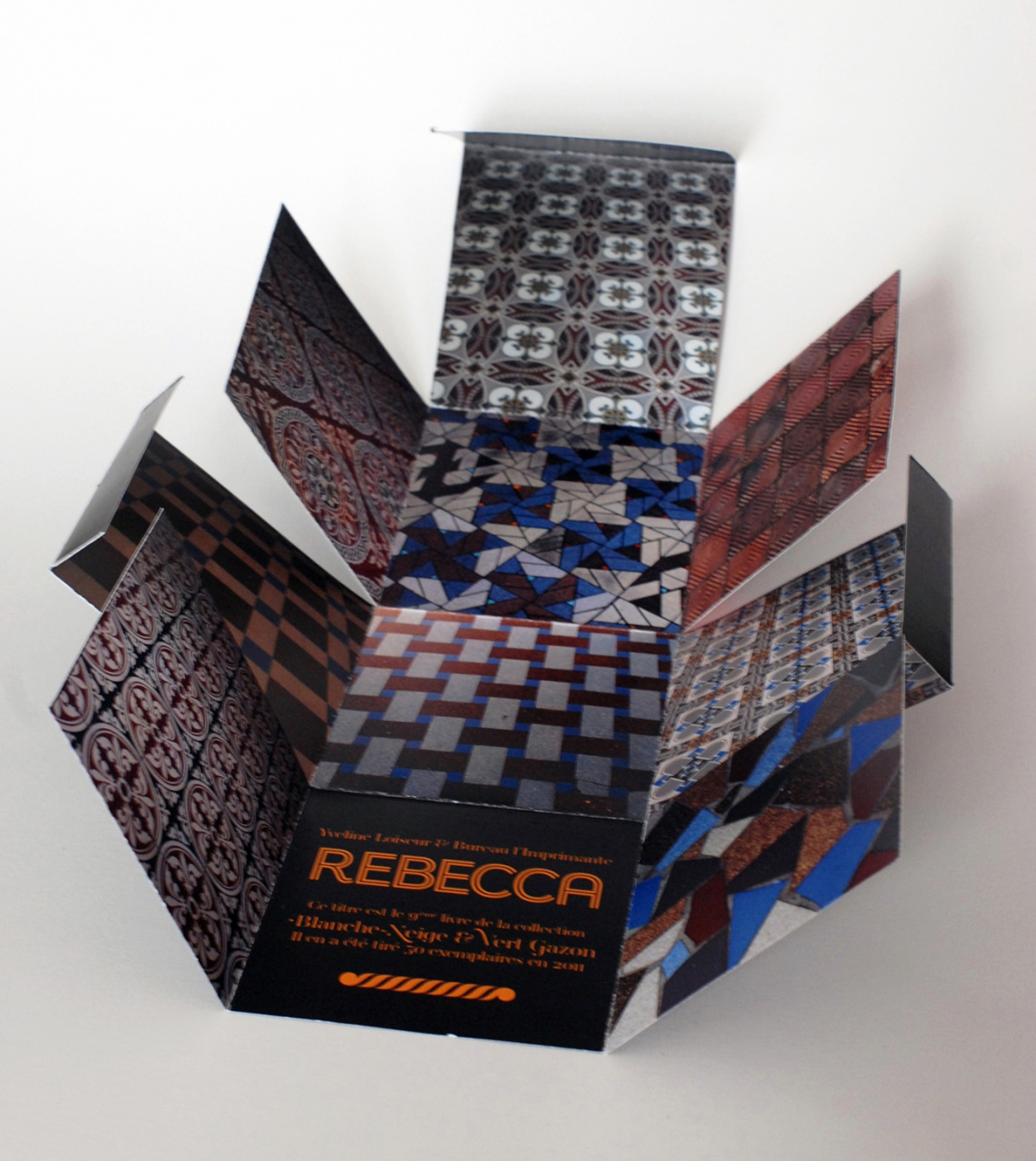 Rebecca: pages intérieures